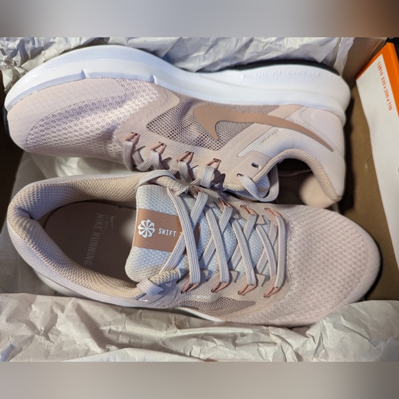 Nike Shoes - NIB Nike Run Swift 3 Women's Running Sneaker Size 7.5